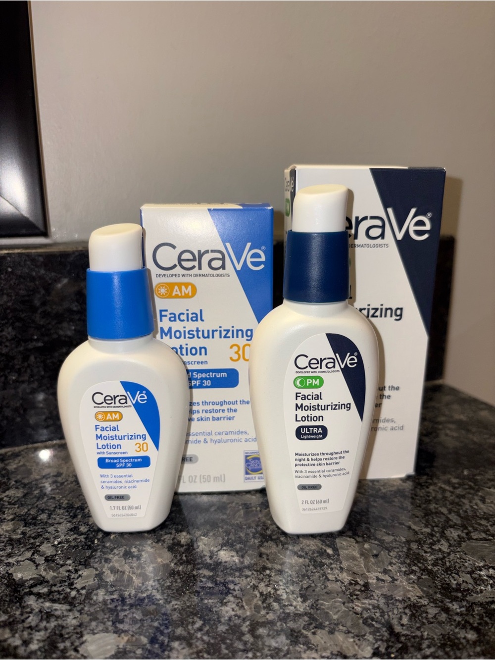 CeraVe Facial Moisturizing Lotion AM & PM